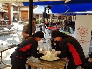 Mesleki Eğitim Teması Kapsamında Hatay Mutfağı Teknik Gezisi Yapıldı Galeri